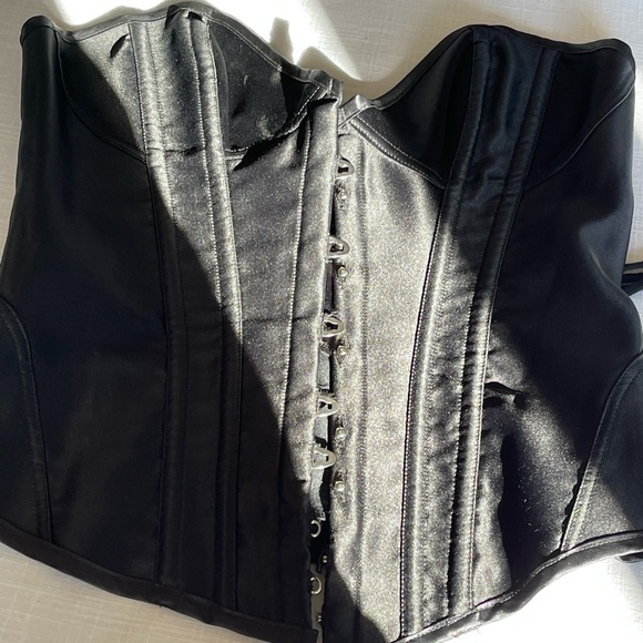 Iconic Diva corset from Agent Prococateur - Picture 4 of 6